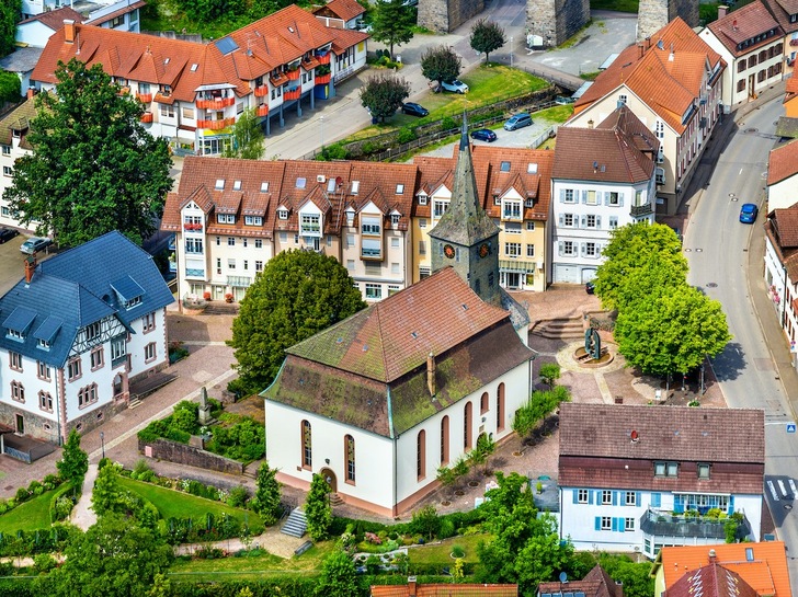 In Städten stehen Sanierungen auf der Tagesordnung, um möglichst viel CO 2  einzusparen.
