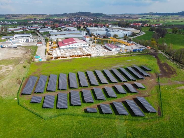 Dennert betreibt die Produktion seiner Betonfertigteile mit Strom aus der eigenen Photovoltaikanlage.