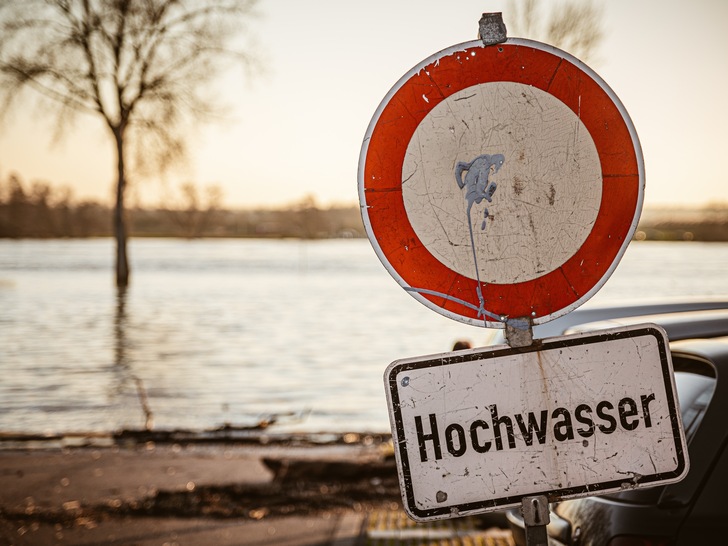 Hochwasserschutz dürfte angesichts der Überschwemmungskatastrophen in diesem Jahr in Deutschland künftig eine gewichtige Rolle spielen. Darauf müssen die Regelwerke ausgerichtet werden.  - © mpix-foto - stock.adobe.com
