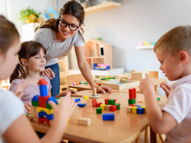 Nun gibt es auch Geld für Zu- und Abluftventilatoren für Einrichtungen für Kinder unter zwölf Jahren.  - © lordn - stock.adobe.com
