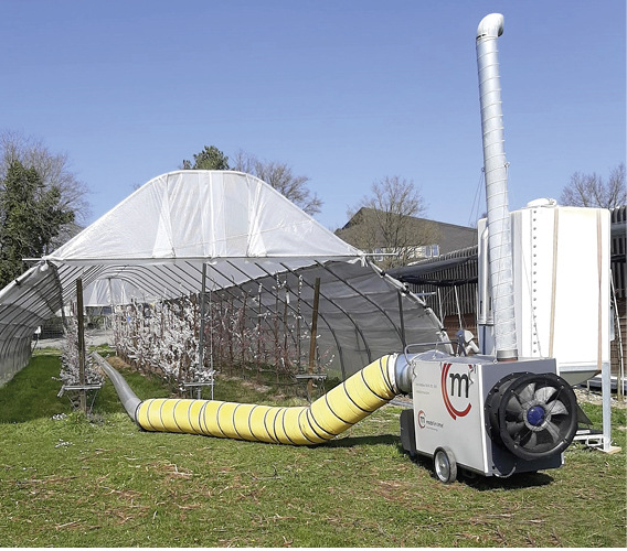 Der Pellfix PF 120 erzeugt mit einer Pelletsfeuerung warme Luft.