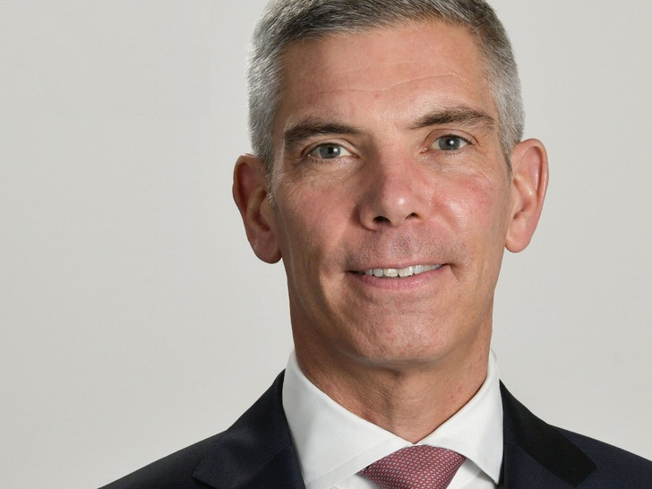 en2x-Vorsitzender Fabian Ziegler: „Die Zukunft von Fuels und Energie muss treibhausgasneutral sein. Um dieses Ziel zu erreichen, ist ein umfassender Transformationsprozess notwendig, den wir als Verband mitgestalten wollen.“