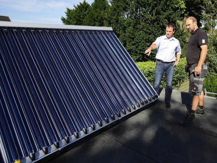 Mehr Blick auf die Solarthermie wünschen sich Solarverbände. Sie bezeichnen sie als technisch ausgereift, hoch wirksam, flächeneffizient und in der Bevölkerung breit akzeptiert. - © www.co2online.de
