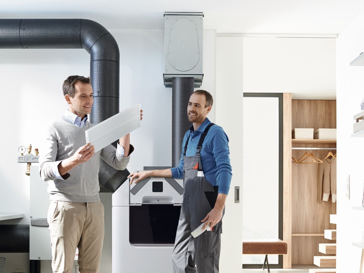 In Niedrigenergiehäusern lässt es sich mit einer mechanischen Wohnungslüftung mit Wärmerückgewinnung energieeffizient wohnen. - © Zehnder
