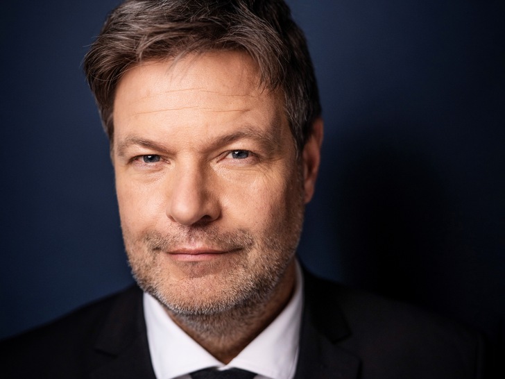 Bundeswirtschaftsminister Robert Habeck sagt zum Arbeitsplan Energieeffizienz: "Wir setzen derzeit alle Hebel in Bewegung, um unabhängiger von russischer Energie zu werden."