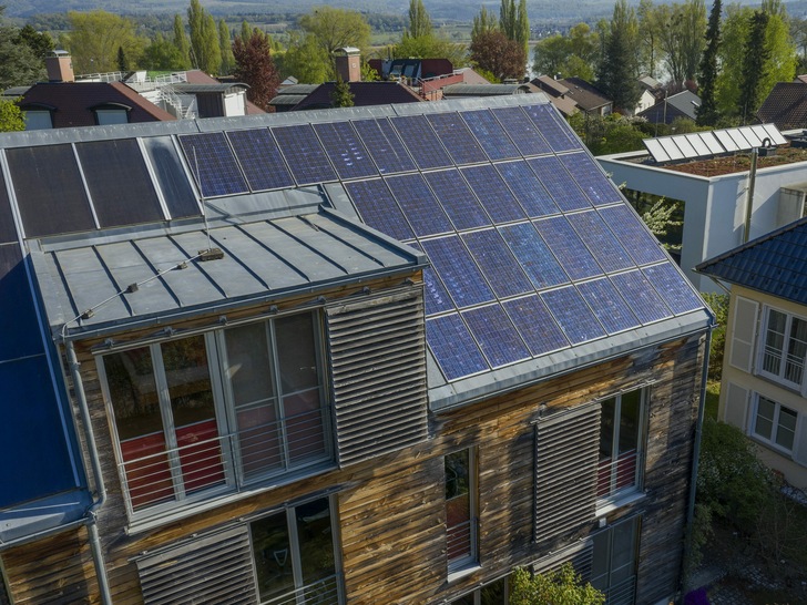 Das Erneuerbare-Energien-Gesetz vereinfacht die steuerliche Behandlung von Photovoltaikanlagen. - © Plattform EE BW/Kuhnle & Knödler
