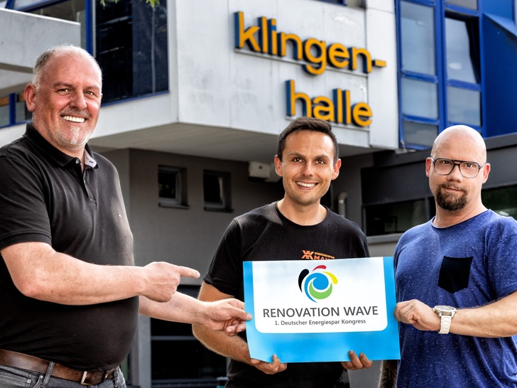 Der Solinger Unternehmer Georg Meyer (links) organisiert mit seinem Team den 1. Deutschen Renovation Wave Energiespar Kongress. - © Smart-Klima GmbH

