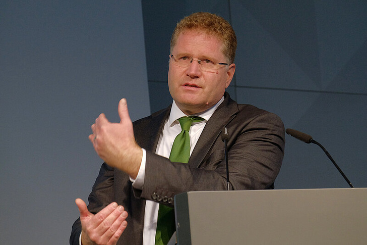 Patrick Graichen: Wärmepumpe wird Standard auch im Bestand