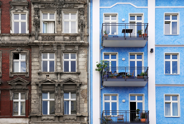 In Altbauten mit nicht gedämmter Fassade und alten Fenstern leben häufig Menschen mit wenig Geld.