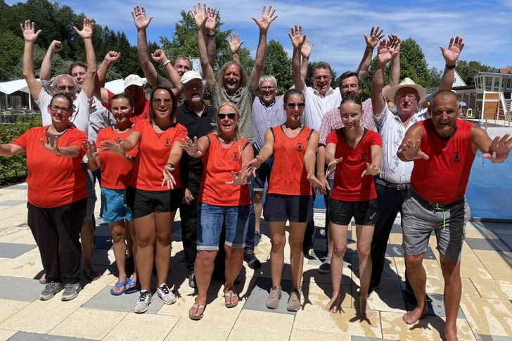 Das Team aus Mindelheim konnte mit der energetischen Sanierung des Schwimmbands 2022 beim Wettbewerb des Difu punkten.
