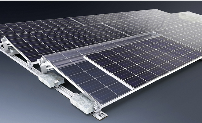 Beim Flachdachschienensystem Compactflat SN 2 lassen sich Solarmodule über zwei Nuten auf der kurzen und langen Seite klemmen. - © Bild: Aerocompact Europe
