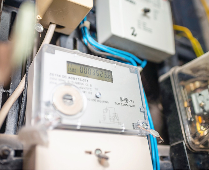 Bis in neun Jahren sollen in Deutschland flächendeckend Smart Meter eingebaut sein. Deren Preise sind gedeckelt, um die Wohnungseigentümer finanziell nicht zu überfordern. - © Bild: ARVD73 - stock.adobe.com
