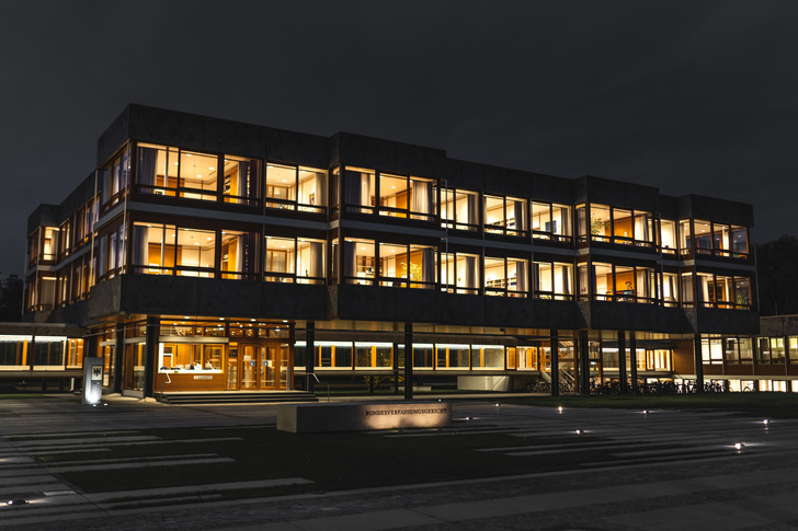 Bundesverfassungsgericht kippt Umschichtung von 60 Milliarden in den Klima- und Transformationsfonds.