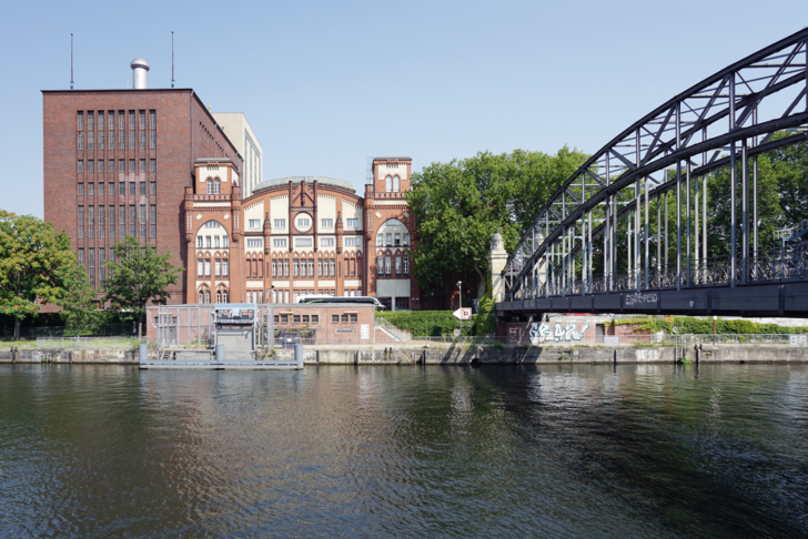 2003 hat der schwedische Energiekonzern Vattenfall das Heizkraftwerk Charlottenburg vom städtischen Versorger Bewag übernommen. Nun will er es wieder zusammen mit seinem Fernwärmenetz an die Stadt Berlin verkaufen. - © Vattenfall
