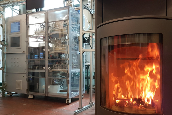 Kaminofen auf dem Prüfstand: Die RWTH Aachen hat die Abgase der Verbrennung chemisch-physikalisch untersucht.