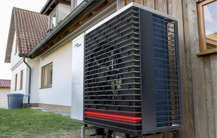 Die Luft/Wasser-Wärmepumpe Hydrobox kann mit einer Fußbodenheizung die Räume im Sommer auf angenehme Temperaturen herunterkühlen.