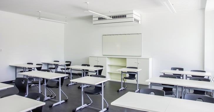 In Corona-Zeiten besonders wichtig für Schulräume: Mit dem ermittelten Luftvolumenstrom kann das Programm MindLW zum Nachweis der Raumluftqualität eine Simulation durchführen, in der es die CO₂-Konzentration und die sich näherungsweise einstellende Raumluftfeuchte ermittelt.