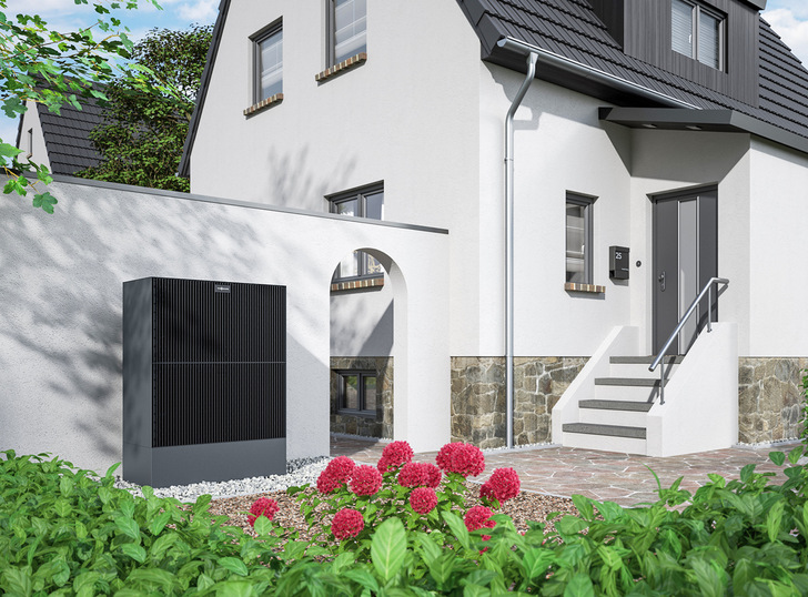 Mit den neuen Luft-/Wasser-Wärmepumpen Vitocal 250-A oder Vitocal 252-A von Viessmann können auch ältere Ein- und Zweifamilienhäuser mit klimaschonenden Heizsystemen ausgestattet werden, ohne die Radiatoren gegen eine Flächenheizung tauschen zu müssen.