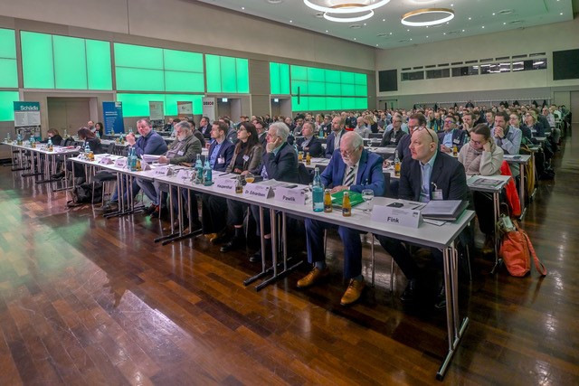 365 Teilnehmer aus allen Bereichen der Betoninstandsetzung trafen sich in Dortmund zum 31. Fachsymposium ‚Betoninstandhaltung heute für die Zukunft‘ der Landesgütegemeinschaft Instandsetzung von Betonbauwerken NRW.