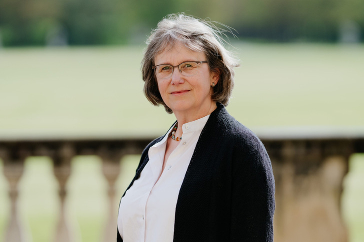 Jutta Betz, Vorstand des Deutschen Energieberater-Netzwerkes: Das Fehlen einer gesetzlich verankerten Norm zu Qualifikation, Tätigkeitsfeld und Berufsethik „ist ein großes Problem für die Qualität der Beratung und für effizienten Klimaschutz.“