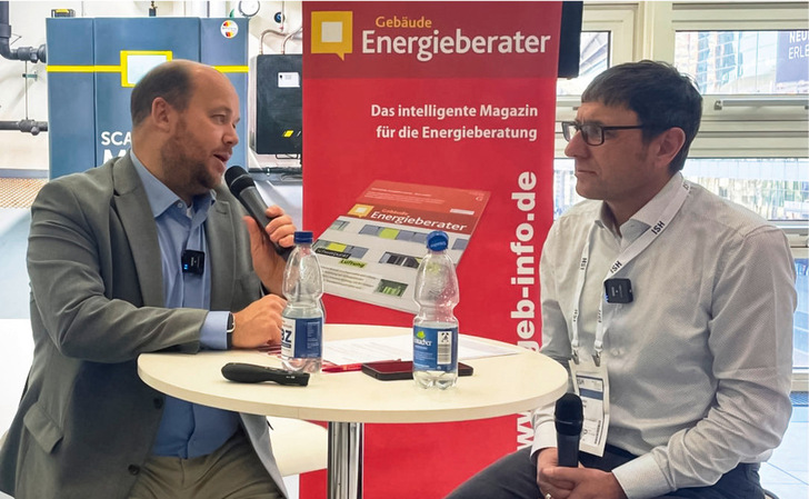 GEB-Chefredakteur Joachim Berner (rechts) diskutiert mit Jan Karwatzki beim ISH-Expertentalk.