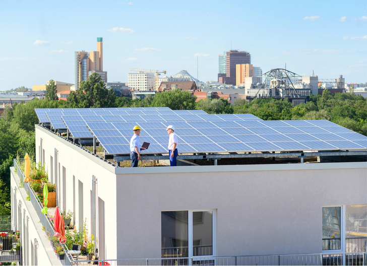 Photovoltaik auf Mehrfamilienhäusern zu nutzen, stößt auf zunehmend größeres Interesse.