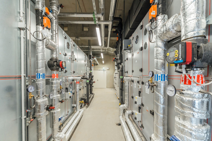 So wie hier im gastronomischen Bereich dient die kontrollierte Be- und Entlüftung der Steigerung der Energieeffizienz ebenso wie der Aufrechterhaltung und der Verbesserung der Raumlufthygiene.