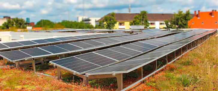Bei der Schmetterlings-Variante stoßen die beiden Solargrundrahmen mit der niedrigen Seite aneinander.