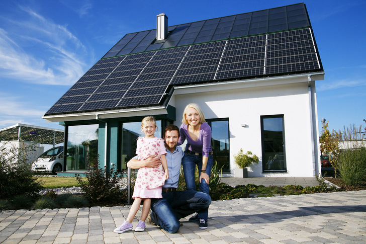 Durch die Kombination von solarer Stromerzeugung, Verbrauch und Speicher an einem Ort werden Netzkapazitäten ideal genutzt. Betreiber von Solaranlagen sollten daher in Zukunft nicht noch stärker an den Netzkosten beteiligt werden, so der BSW.