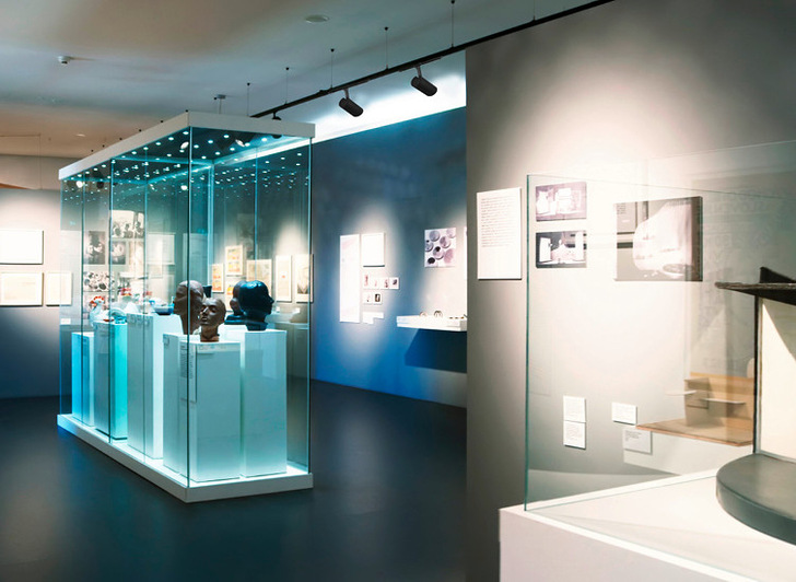 Pixo Zoom erzeugt ein präzises Lichtbild, ideal für wechselnde Szenen, Produkt­inszenierungen oder Aus­stellungen.