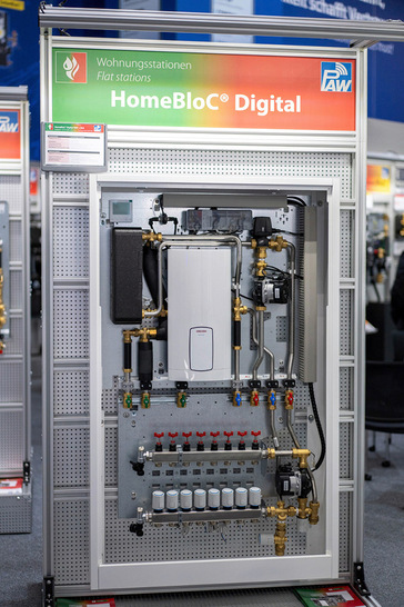 Über standardisierte Schnittstellen lässt sich die Wohnungsstation Home Bloc Digital an ein Gebäudeleittechniksystem anbinden.