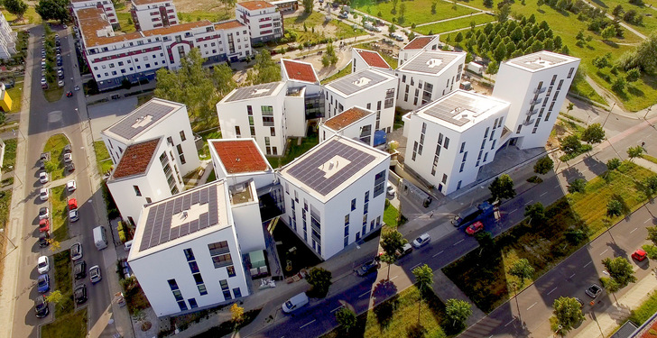 Die im Projekt Smart Living Next geschaffene Infrastruktur wurde in verschiedenen Gebäuden getestet – unter anderem im Wohnquartier Future Living Berlin im Berliner Ortsteil Adlershof.