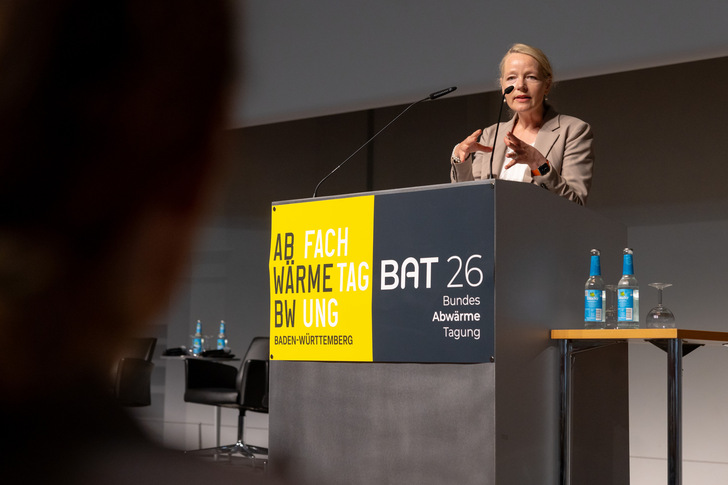 Baden-Württembergs Umweltministerin Thekla Walker hob die strategische Bedeutung der Abwärmenutzung hervor.