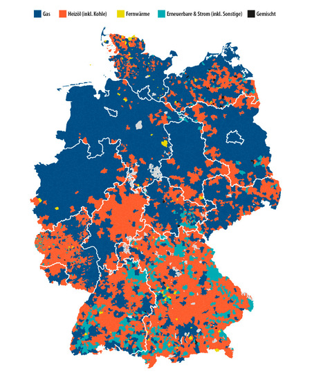 1   Bei den EZFH dominieren in Deutschlands Gemeinden nach wie vor fossile Brennstoffe (Gas, Heizöl, Kohle). Fernwärme spielt nur eine untergeordnete Rolle. Erneuerbare sind hauptsächlich im Süden vertreten.