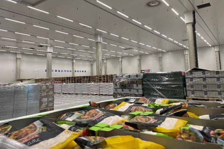 Das Logistikzentrum von Bürger in Crailsheim: Jeden Werktag werden vollautomatisch rund 295 Tonnen verpackte Teigprodukte eingelagert und ausgeliefert, darunter etwa 2,9 Millionen Maultaschen.