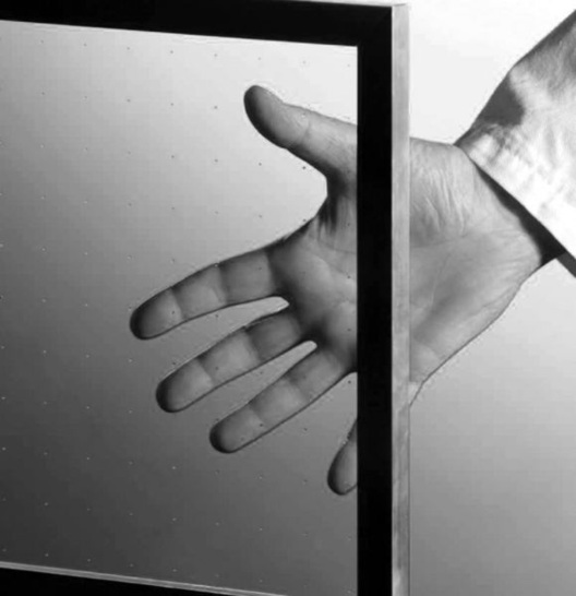 Vakuumisolierte Fenster haben einen deutlich geringeren Wärmedurchgang als herkömmliche Doppelverglasungen.