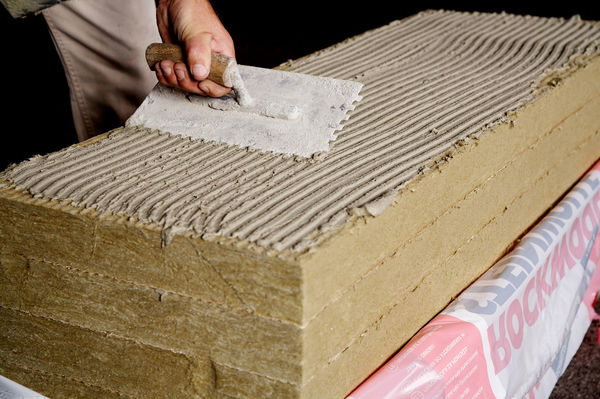 Die stark gestiegene Nachfrage führte in den letzten Monaten zu längeren Lieferzeiten bei Dämmstoffen. - © Rockwool
 Die stark gestiegene Nachfrage führte in den letzten Monaten zu längeren Lieferzeiten bei Dämmstoffen.