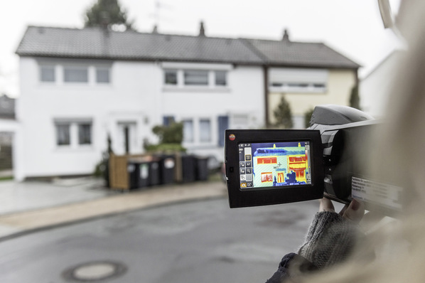 Eine Wärmebildaufnahme steht am Anfang der Energieberatung beim Modernisierungskonvoi in Darmstadt.