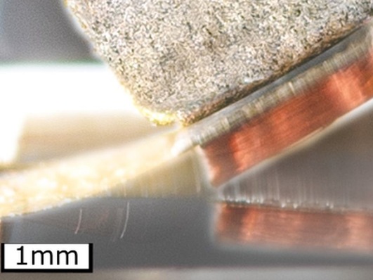 Thermomagnetische Generatoren basieren auf magnetischen Dünnschichten mit temperaturabhängigen Eigenschaften.