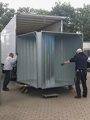 Typische Transportschäden mit negativen Auswirkungen auf die Dichtheit der Luftleitungskomponenten und damit des gesamten Systems entstehen beispielsweise durch die Handhabung und den unvermeidbaren Verzug insbesondere bei großen Luftleitungsbauteilen.