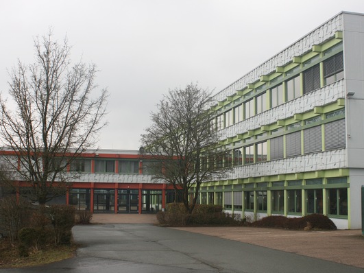 Bei öffentlichen Gebäuden fehlt die Vorbildfunktion nach wie vor.