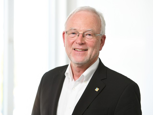 "17 Ziele für eine nachhaltige Entwicklung der Welt hat die UN in ihrer Globalen Agenda 2030 definiert. Mindestens acht davon betreffen unmittelbar die Aufgaben am Bau", sagt Professor Norbert Gebbeken, Präsident der Bayerischen Ingenieurekammer-Bau.