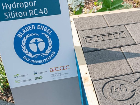 Blauer Engel für Beton-Pflasterstein: „Die Anforderungen für das Umweltzeichen zu erfüllen, war ein Muss für uns", sagt Rinn-Geschäftsführer Christian Rinn.