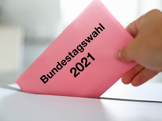 Die Programme der im Bundestag vertretenen Parteien haben ausführliche Teile zur Energiewende im Gebäudebereich.