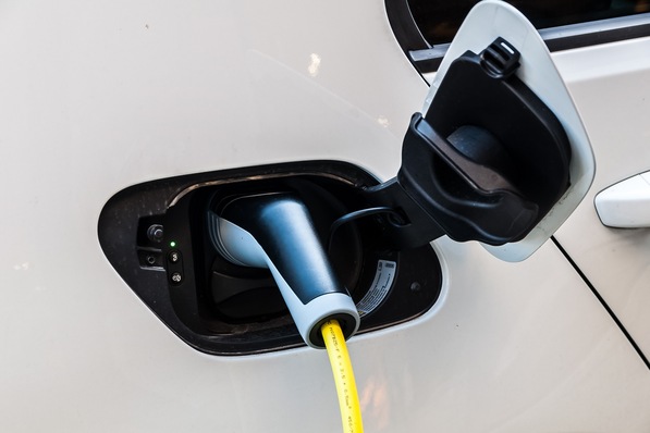 Beim KfW-Förderprogramm 440 für den Kauf und die Installation von Ladestationen an privat genutzten Stellplätzen von Wohngebäuden gibt es seit dem 27. Oktober 2021 (erneut) einen Antragsstopp.