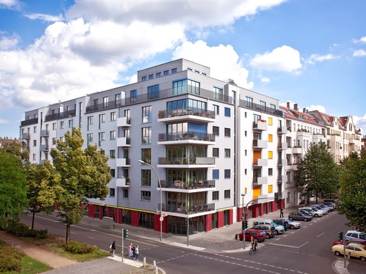 Wärmerückgewinnung aus dem Abwasser am Beispiel eines Berliner Mehrfamilienhauses: Selbst einfache Systeme können Energie sparen und so zum Klimaschutz beitragen, ergab ein von der Deutschen Bundesstiftung Umwelt gefördertes Projekt.