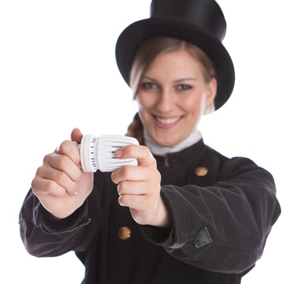 Zur Energieberatung qualifizierte Schornsteinfeger:innen sollen schon bald Angebote wie den Heizungs-Check für die Verbraucherzentralen durchführen können.