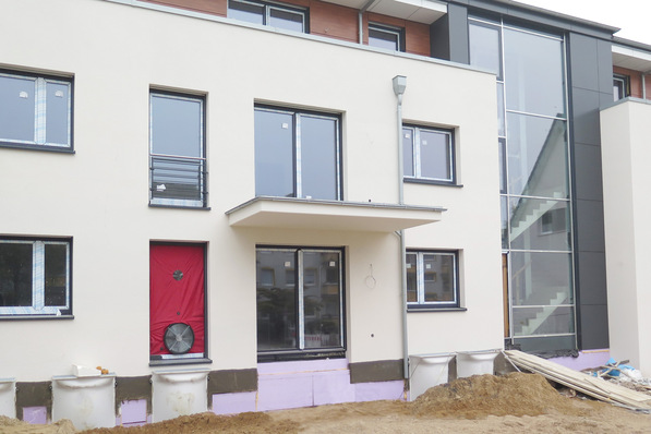 Eckdaten für Blower-Door-Test: Bevor es ans Messen gehen kann, brauchen Messteams zahlreiche Infos zum Objekt. Ein neuer Fragebogen des FLiB hilft bei deren Abfrage.