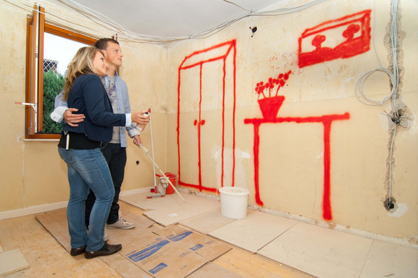 Die staatlich geförderte Eigenheimrente, auch Wohn-Riester genannt, kann bisher zum Aufbau von Eigenkapital, zur Tilgung bzw. Umschuldung eines Darlehens und zur altersgerechten Sanierung genutzt werden. Das Jahressteuergesetz 2022 erweitert nun die Eigenheimrente: Sie soll ab Januar 2024 auch für energetische Sanierungen eingesetzt werden können.