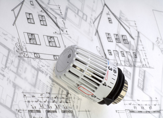 Die Wirtschaftlichkeit und der Wärmebedarf des Gesamtsystems sollten bei der Planung und Auswahl thermischer Speicher berücksichtigt werden.